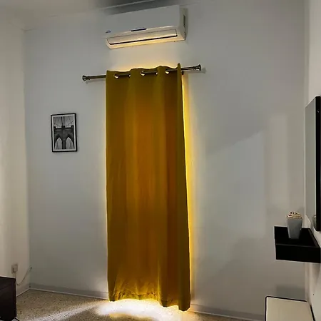 Bright In Touristic Area Apartament